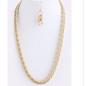 Around The Way Long Chain